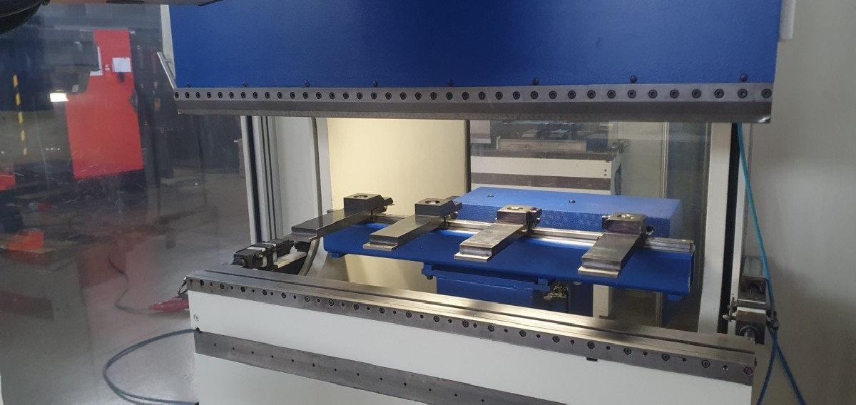 Press Brake hydraulic TRUMPF V50 photo on Industry-Pilot