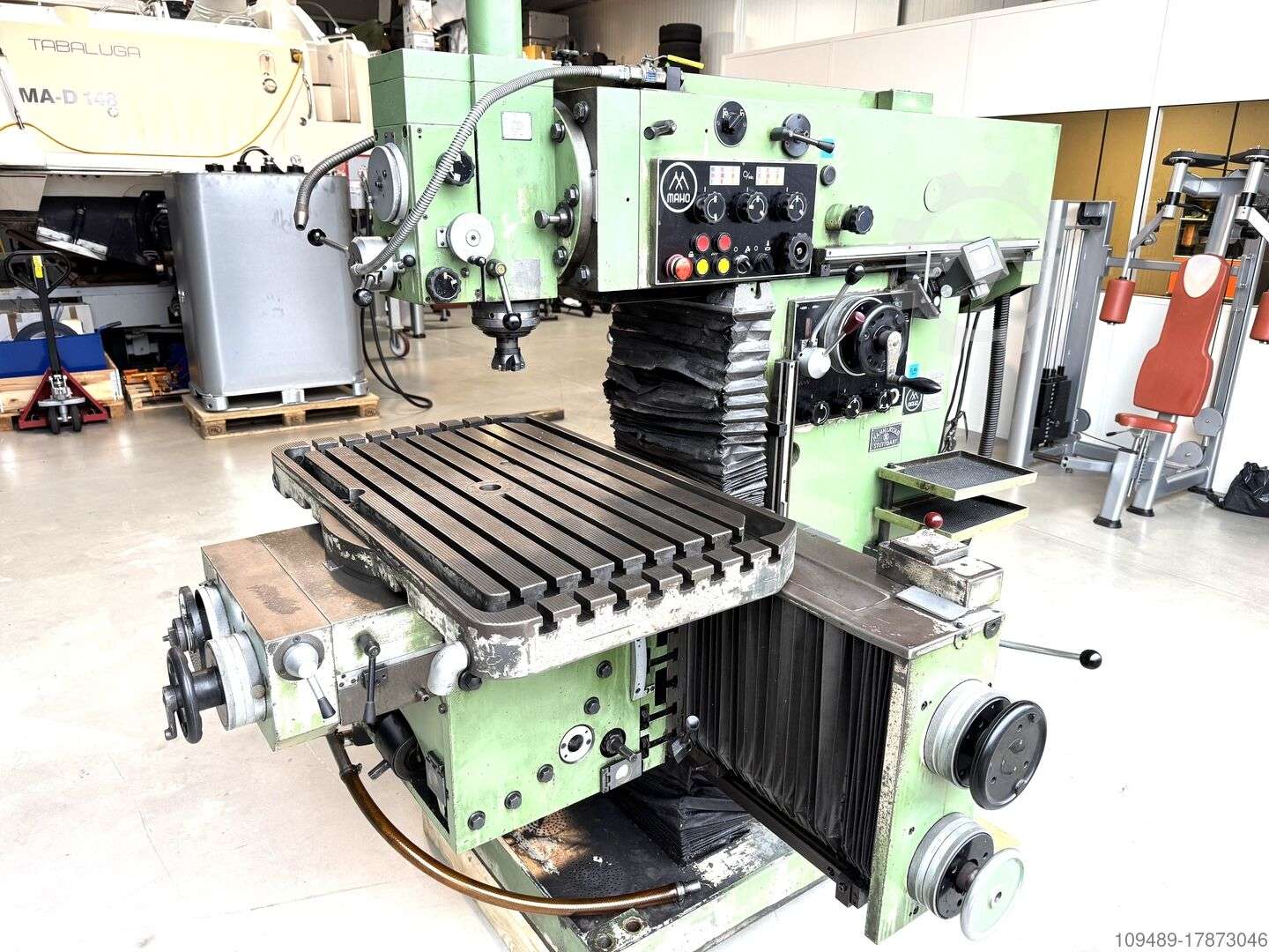 Toolroom Milling Machine - Universal MAHO MH 800 photo on Industry-Pilot