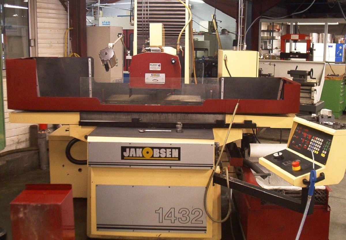 Surface Grinding Machine JACOBSEN 1432 photo on Industry-Pilot