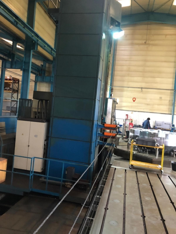 Floor-type horizontal boring machine - sleeve SKODA W 180 photo on Industry-Pilot