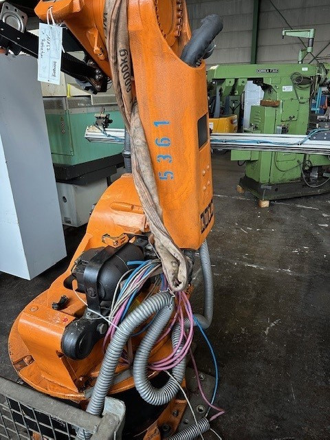 Industrial robot KUKA KR 125 l photo on Industry-Pilot