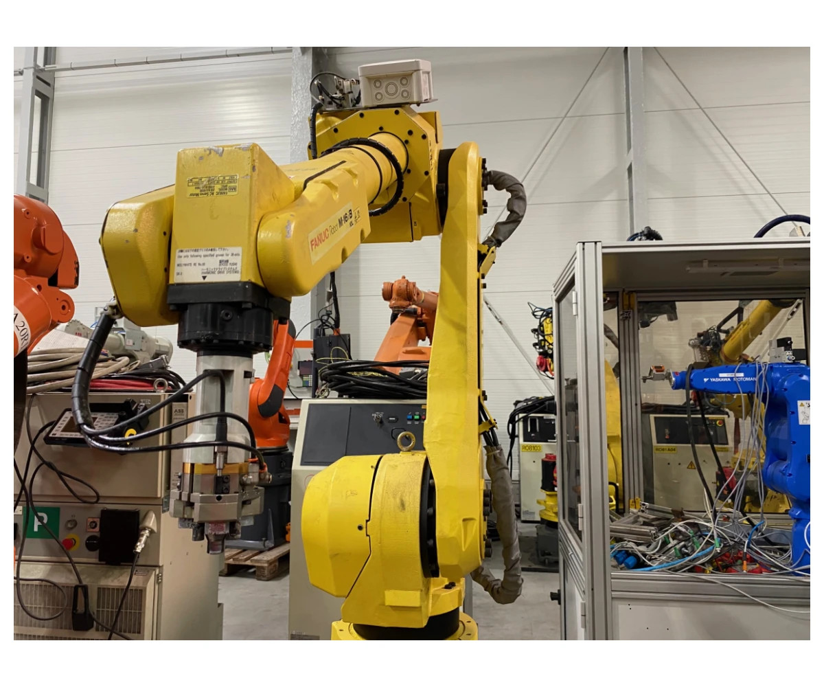 Industrial robot Industrieroboter FANUC M16iB/10L (sn: E-29876) photo on Industry-Pilot