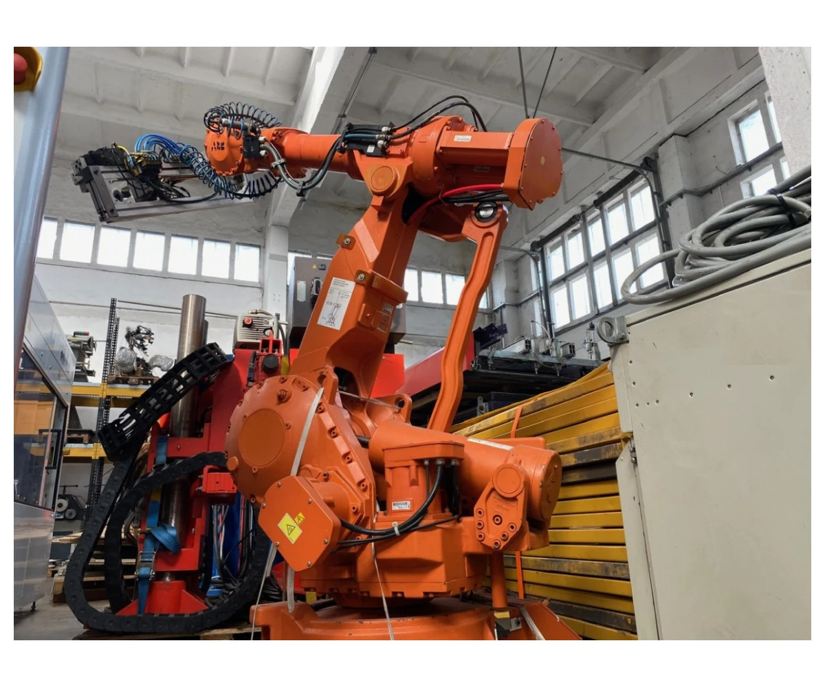 Industrial robot Industrieroboter ABB IRB 4400 M2000 (sn: 44-21679) photo on Industry-Pilot