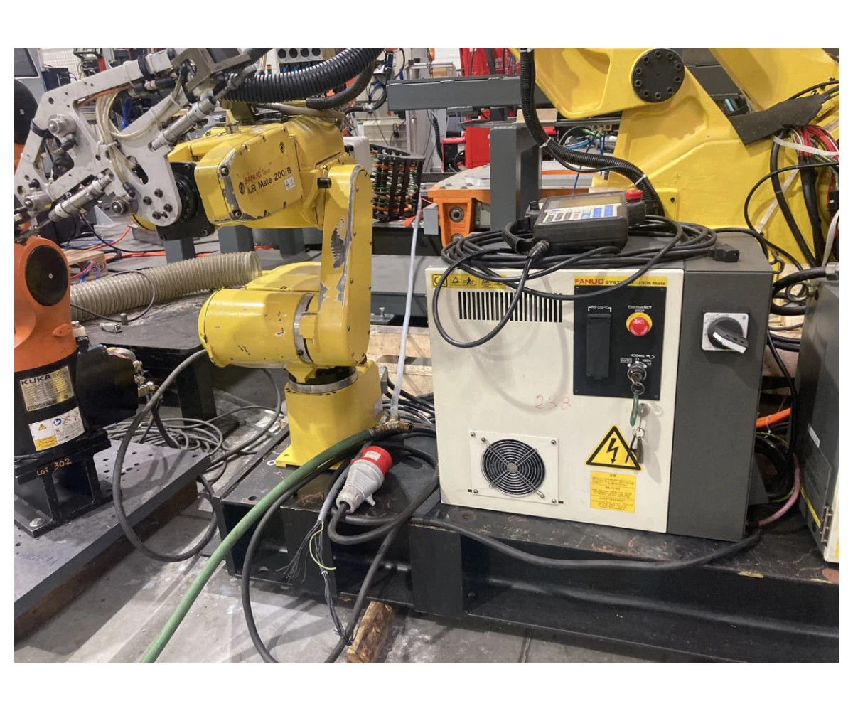 Industrial robot Robot Fanuc LR Mate 200iB (E-17590) photo on Industry-Pilot