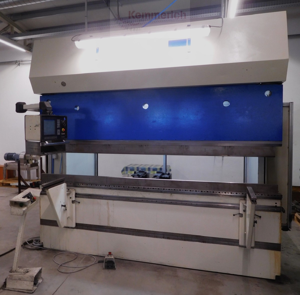 Press Brake hydraulic TRUMPF TRUMABEND V 130 x-6A photo on Industry-Pilot