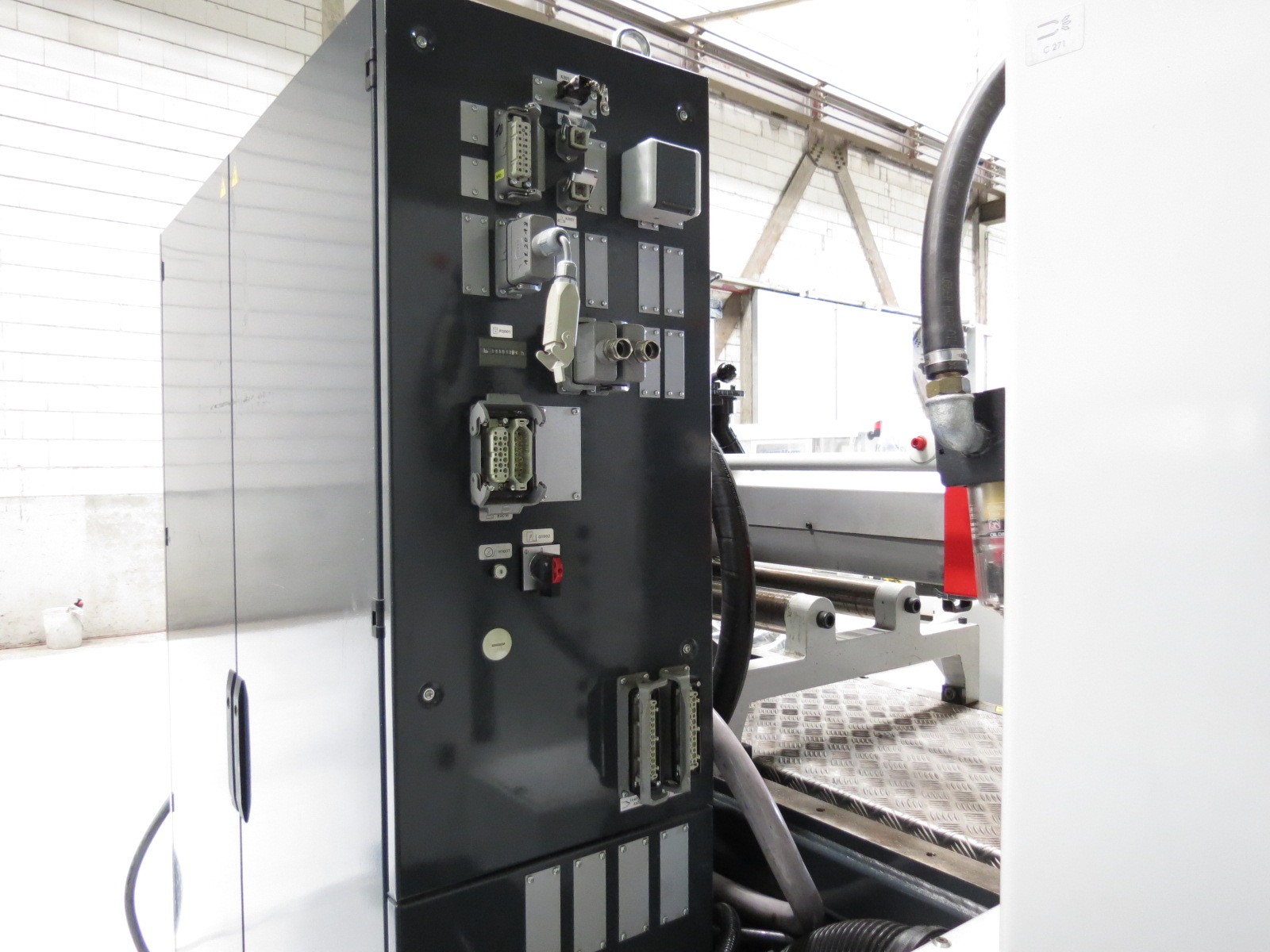 Injection molding machine - clamping force 250 - 999 kN NETSTAL SYNERGY 1200-460 photo on Industry-Pilot