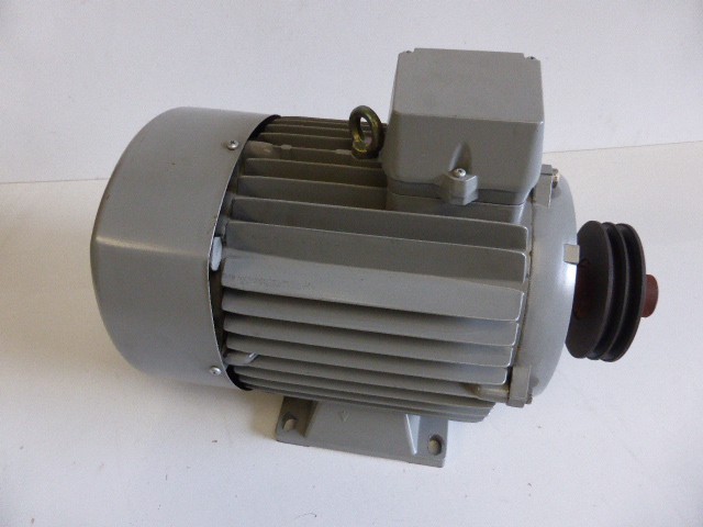 Drehstrom Asynchronmotor FY 132 SA-2 Motor 6,6kW used buy P0098539