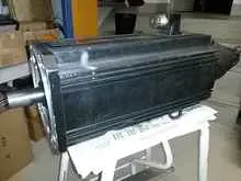 Servomoteur triphasé MAC112C Drehstromservomotor mit Bremse Images sur Industry-Pilot