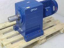 Getriebemotor LENZE GST14-2M VBR 132-22 005 A ( GST14-2MVBR132-22005A ) Bilder auf Industry-Pilot
