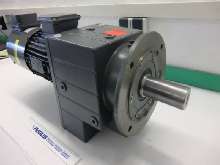 Getriebemotor LENZE GST09-2M VCK 100C32 ( GST09-2MVCK100C32 ) Neu Bilder auf Industry-Pilot