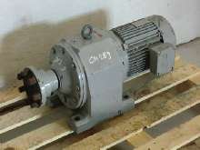 Gear motor Getriebemotor SEW R802DV112M-4 IP54 Wellendurchmesser: Ø 50 mm  photo on Industry-Pilot