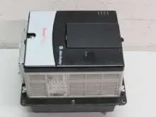 محول-التردد Allen Bradley PowerFlex 70 20AC5P0F0AYNANC0 1,5 / 2,2kw 400V Frequenzumrichter الصورة على Industry-Pilot