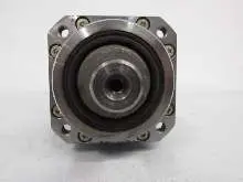 Servomotor Indramat Rexroth Servmotor MKD041B-144-KG1-KN GTP070-M01-010 Gear Box unbenutzt guter Zustand