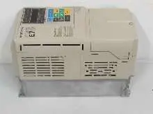 محول-التردد Omron Yaskawa CIMR-E7Z45P5 400V 5,5kw Frequenzumrichter Top Zustand الصورة على Industry-Pilot