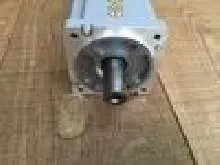  EMME-AS-80-S-LS-AMXB Festo Servomotor 4267581 ohne Getriebe mit Bremse 2,8 Nm الصورة على Industry-Pilot