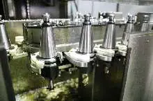 Machining Center - Vertical DECKEL MAHO DMF 220 linear photo on Industry-Pilot