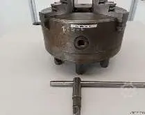  Dreibackenfutter D 250 