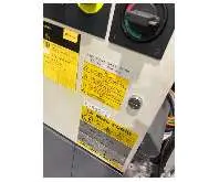 Schweißroboter Schweißroboter Fanuc 200iD/7L auf einer Bahn guter Zustand