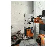 روبوتات طحن وقطع Schleif-und Schneidroboter Kuka KR 210 R2700 prime mit Drehtisch الصورة على Industry-Pilot