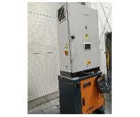 روبوتات طحن وقطع Schleif-und Schneidroboter Kuka KR 210 R2700 prime mit Drehtisch الصورة على Industry-Pilot