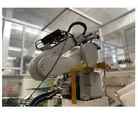 Industrieroboter Zelle mit einem Industrieroboter Mitsubishi (sn: FG507070R) guter Zustand