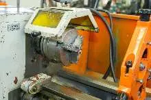 آلة خراطة بعمود توجيه وسحب INTOS SU 32 الصورة على Industry-Pilot