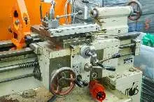 آلة خراطة بعمود توجيه وسحب INTOS SU 32 الصورة على Industry-Pilot