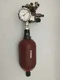   Hydrospeicher-Einheit mit Manometer und Ventileinheit Bilder auf Industry-Pilot