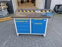 طاولة العمل UNBEKANNT  الصورة على Industry-Pilot