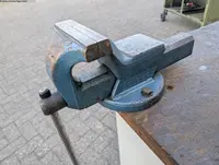 طاولة العمل UNBEKANNT  الصورة على Industry-Pilot