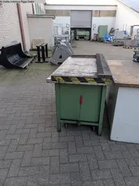 طاولة العمل UNBEKANNT  الصورة على Industry-Pilot