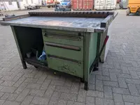 طاولة العمل UNBEKANNT  الصورة على Industry-Pilot