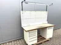 Workbench Werkbank von Lutz mit Rückwand und Arbeitsleuchte photo on Industry-Pilot