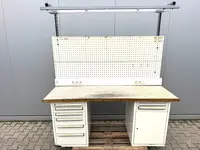  Workbench Werkbank von Lutz mit Rückwand und Arbeitsleuchte photo on Industry-Pilot