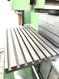 Werkzeugfräsmaschine - Universal Werkzeugfräsmaschine TOS FNGJ 40 mit 3-Achs Heidenhain guter Zustand