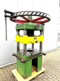 Presse à quatre colonnes - Hydraulique Viersäulenpresse SP 60 - 670 Images sur Industry-Pilot