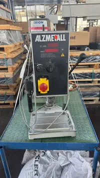 آلة حفر الطاولة ALZMETALL ALZTRONIC 6 الصورة على Industry-Pilot
