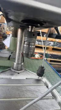 آلة حفر الطاولة ALZMETALL ALZTRONIC 6 الصورة على Industry-Pilot