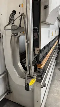 Abkantpresse - hydraulisch DURMA AD-S 30175 guter Zustand