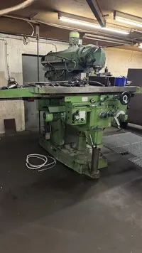  مركز تصنيع - شامل Nicolas Correa  الصورة على Industry-Pilot