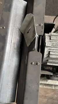 آلة إزالة الحواف الحادة من الصفائح METALLKRAFT KE 150 الصورة على Industry-Pilot