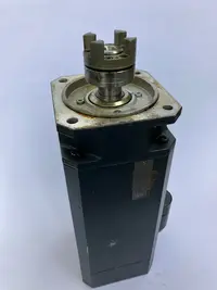 Servomoteur synchrone Permanent-Magnet-Motor Siemens 1FT6086-1AF71-3AH1 Images sur Industry-Pilot