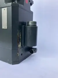 Servomoteur synchrone Servomotor Siemens 1FT6082-1AF71-4AH1 mit Planetengetriebe Alpha SP 140-MF2-40 Images sur Industry-Pilot