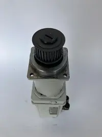  محرك سيرفو متزامن Servomotor Siemens 1FT5044-0AC01-1-Z mit Getriebe SP75-V2-20E الصورة على Industry-Pilot