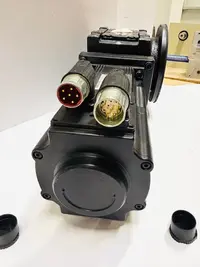 Servomotor LENZE MCS12H15-RS0P1 guter Zustand