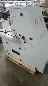 آلة قص الزوايا Indumasch V 204 الصورة على Industry-Pilot