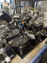 Automatic profile Lathe - Longitudinal Die ELITE-112-Baureihe ist laut  für die Bearbeitung dünner Stangen ausgelegt und deckt je nach Ausführung einen Bereich von 0,8 bis 12,7 mm ab. photo on Industry-Pilot