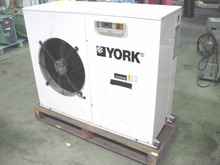   York YCSA 08 M + T, luftgekühlt 8 KW Kälteleistung 7°C30°C Bj. 2001 , 0 Betriebsstunden photo on Industry-Pilot