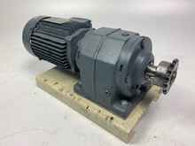  SEW R43DT80K4/TH Elektromotor Getriebemotor Motor 1360 rpm 0,55 kW photo on Industry-Pilot