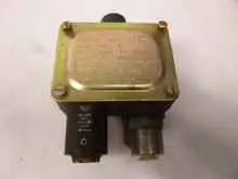  مستشعر Barksdale Kolbendruckschalter 9048-5 Kolbenschalter Druckschalter  الصورة على Industry-Pilot